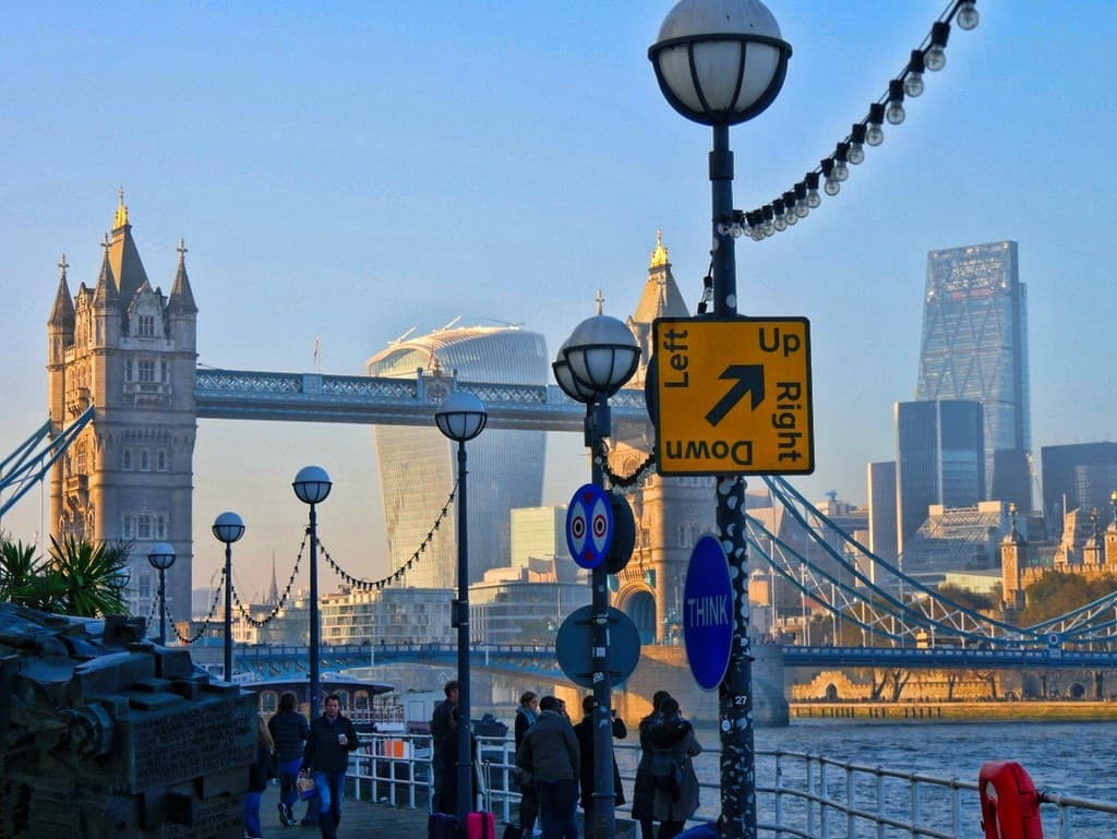 Butlers Wharf sign exhibition