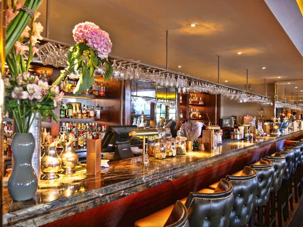 Le Pont de la Tour bar review