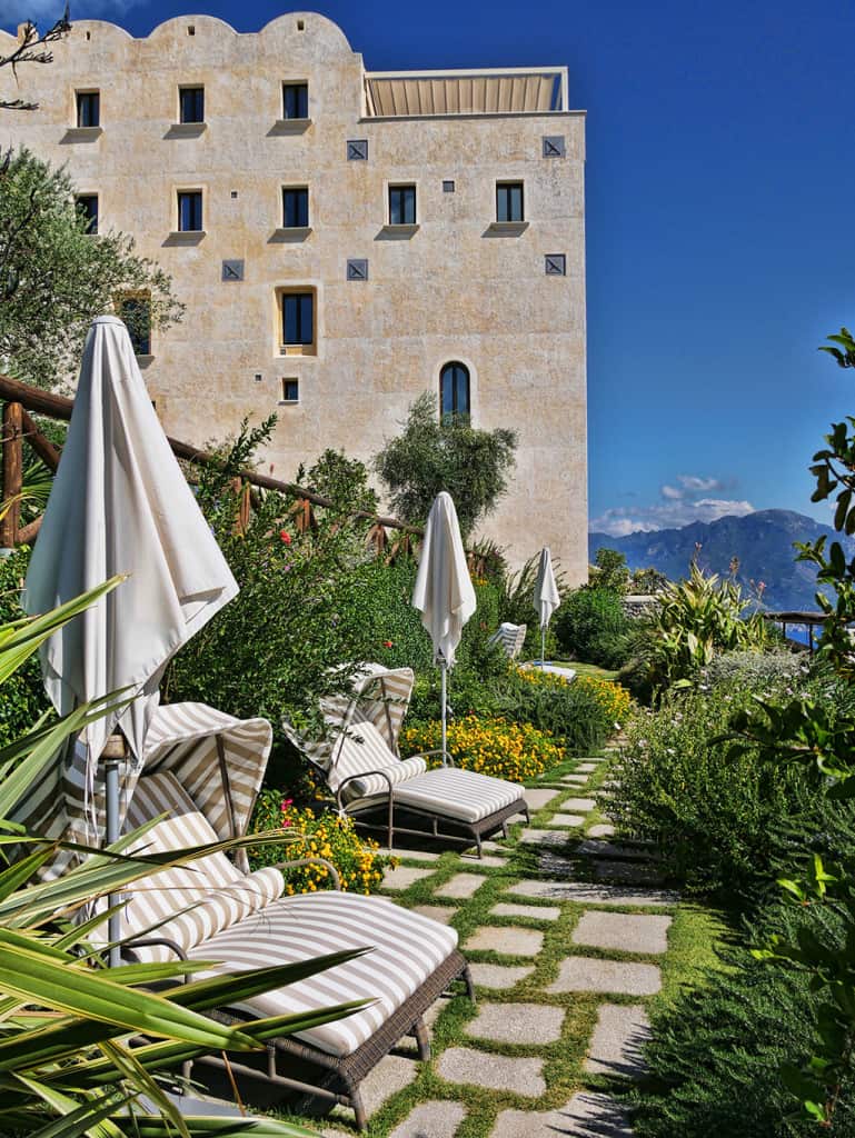 Monastero Santa Rosa daybeds