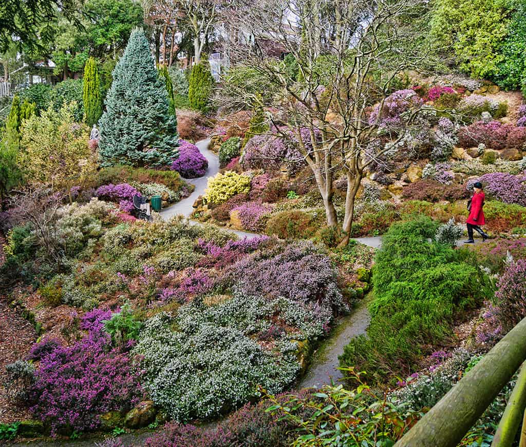 Compton Acres is one of the most beautiful English gardens - find out what to see and when to visit these stunning gardens near Bournemouth Dorset | Poole | Dorset