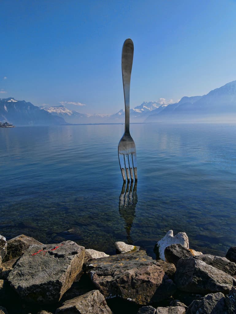 The Fork in Vevey, Switzerland - a quirky sculpture in the middle of the lake! - Luxury Columnist - a lifestyle, travel & photography blog
