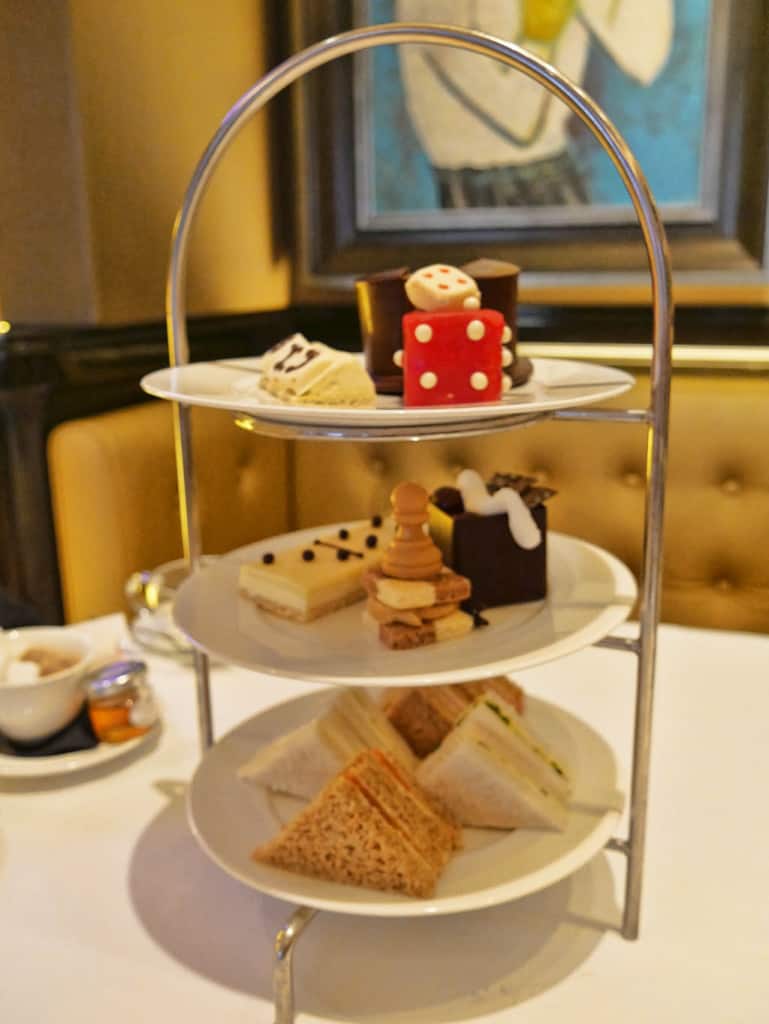 game-afternoon-tea-st-james