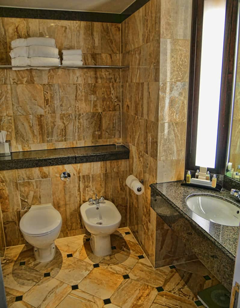 Marriott Grosvenor Square bathroom
