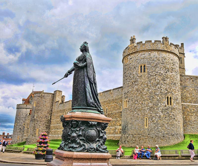 The statue of Queen Victoria at Windsor Castle