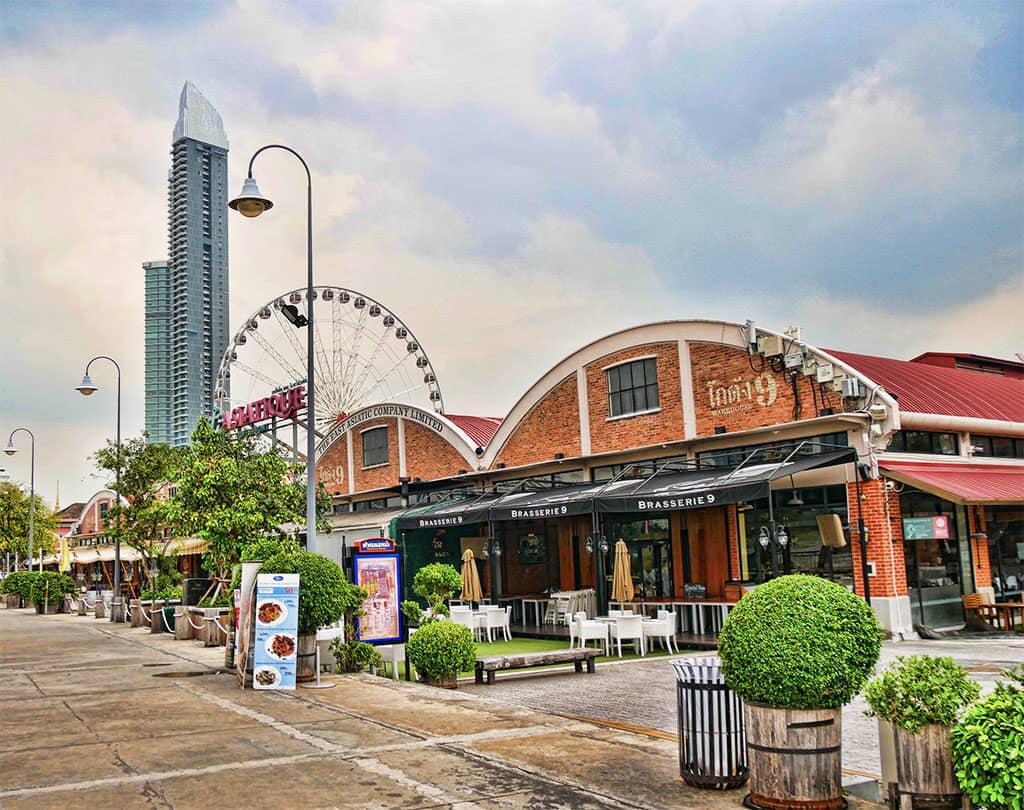 Asiatique The Waterfront in Bangkok, Thailand - this place comes alive at night!