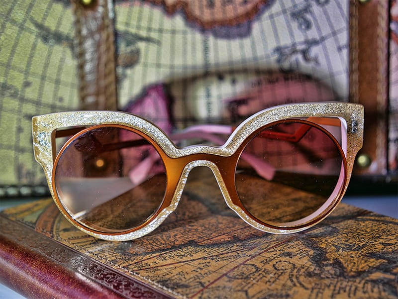 Stylish Fendi sunglasses - love these oversized shades!