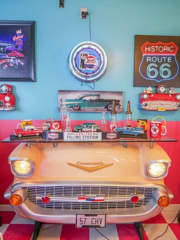 The Pink Elephant Diner in Illinois, USA