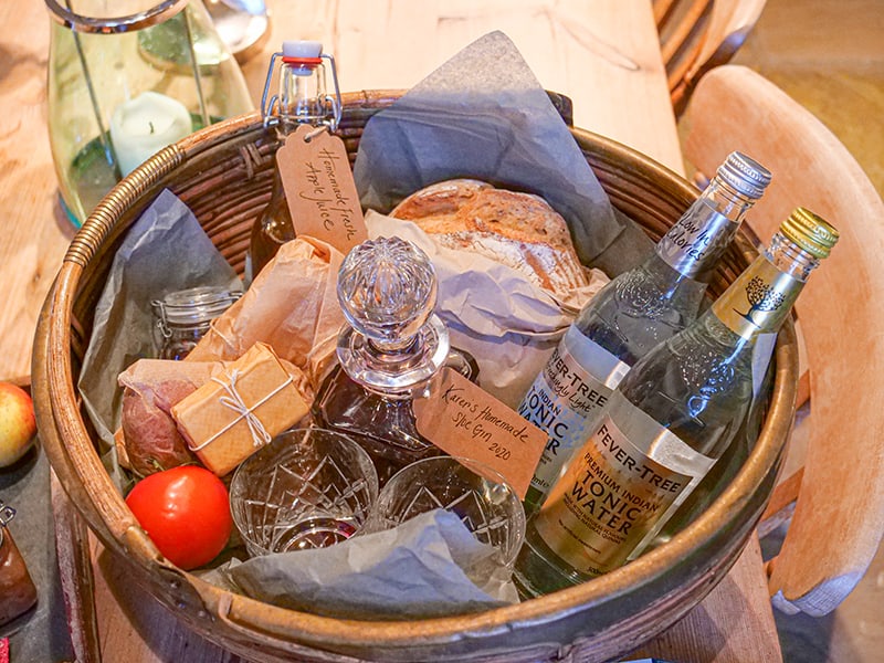 The gin breakfast hamper