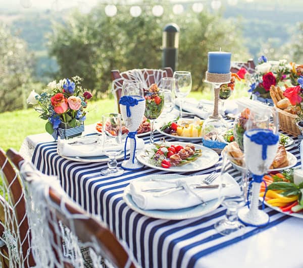 Outdoor Table Settings Ideas – 7 Great Outdoor Dining Tips