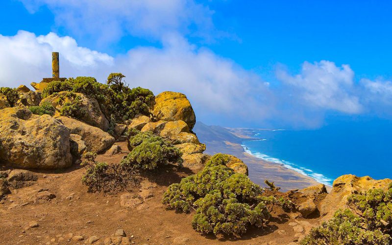 Pico de la Zarza summit